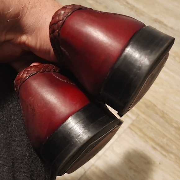 Allen Edmonds Rye, NY - Picture 5 of 9